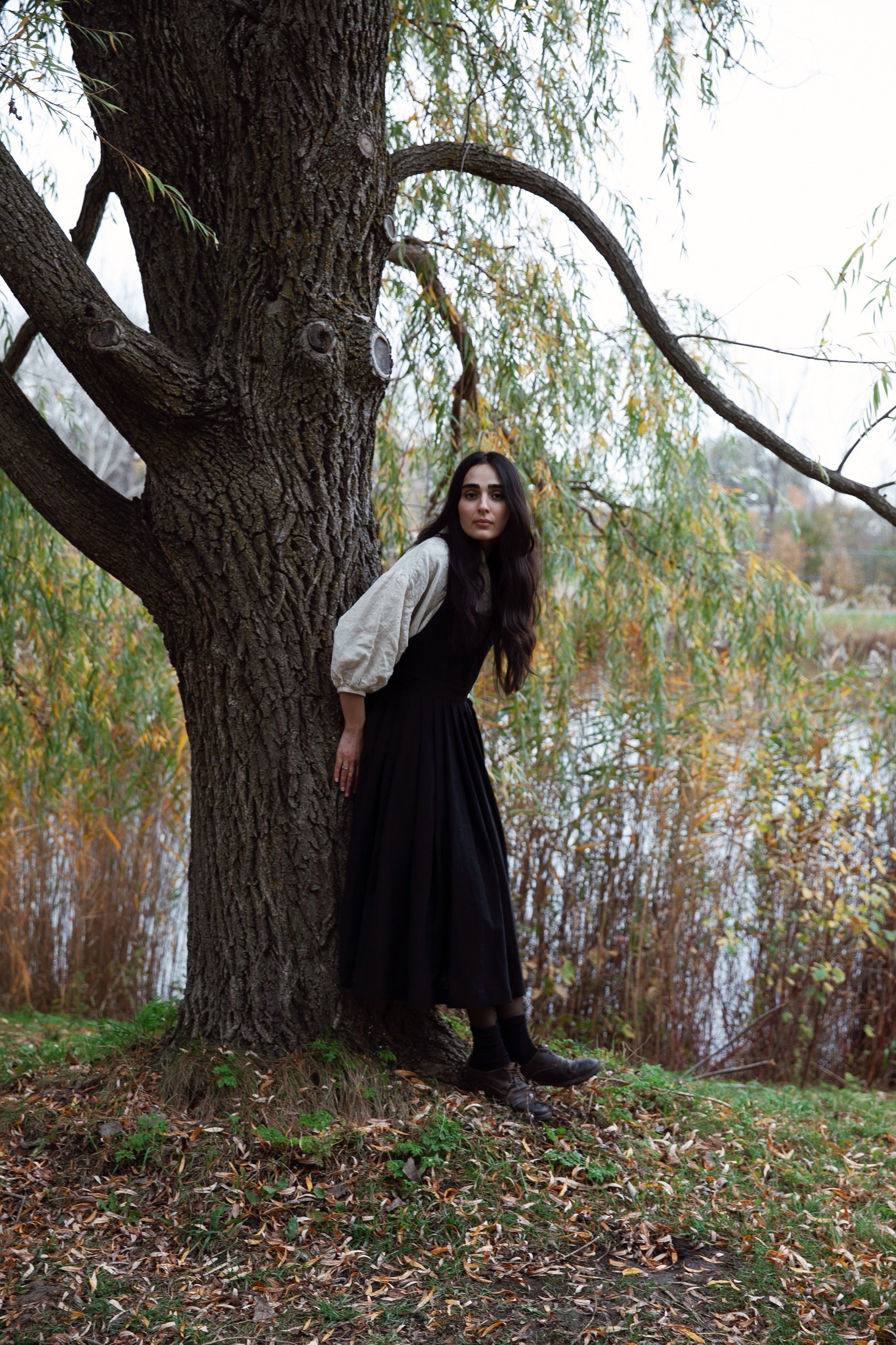 Osa Pinafore - Black Linen