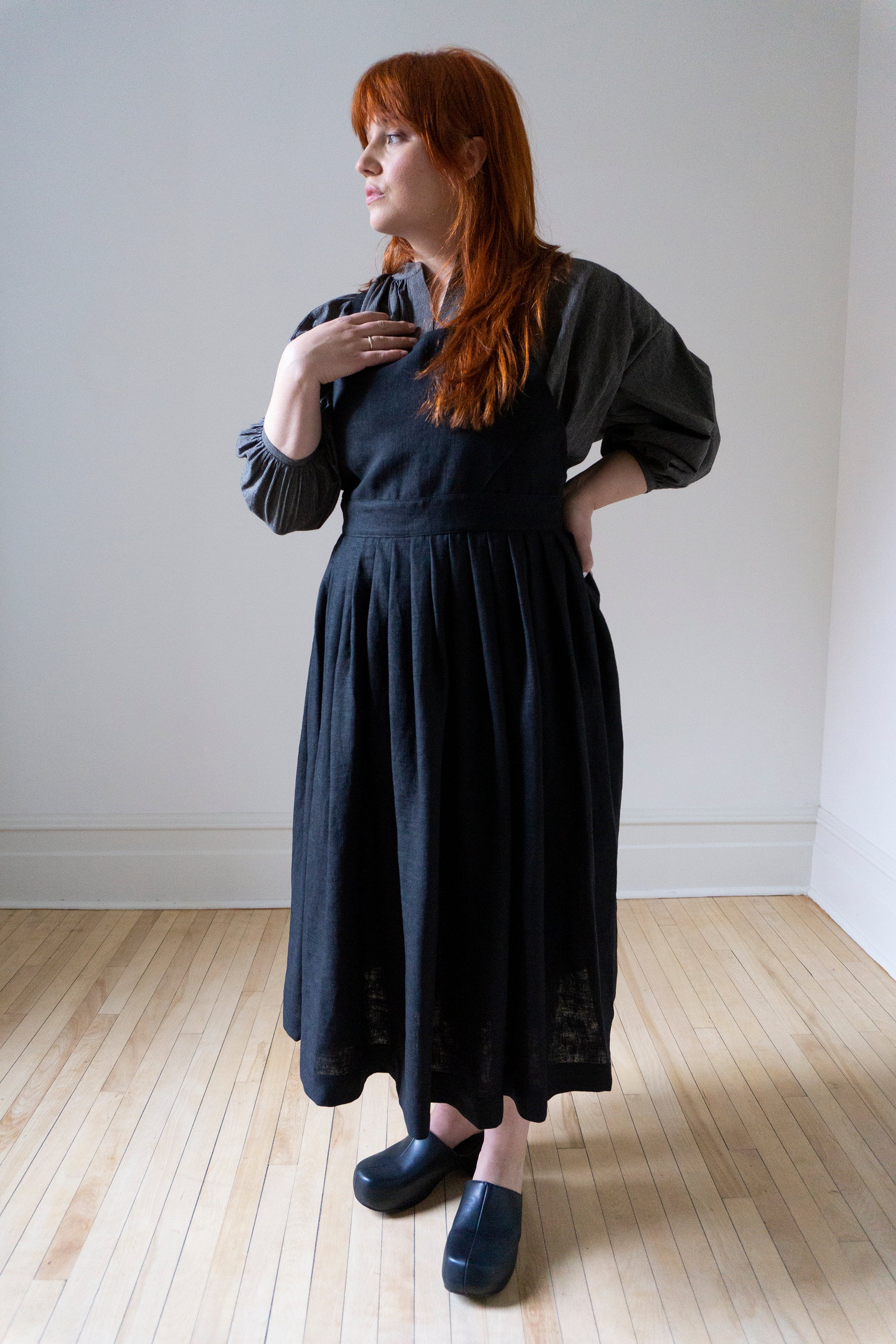 Osa Pinafore - Black Linen