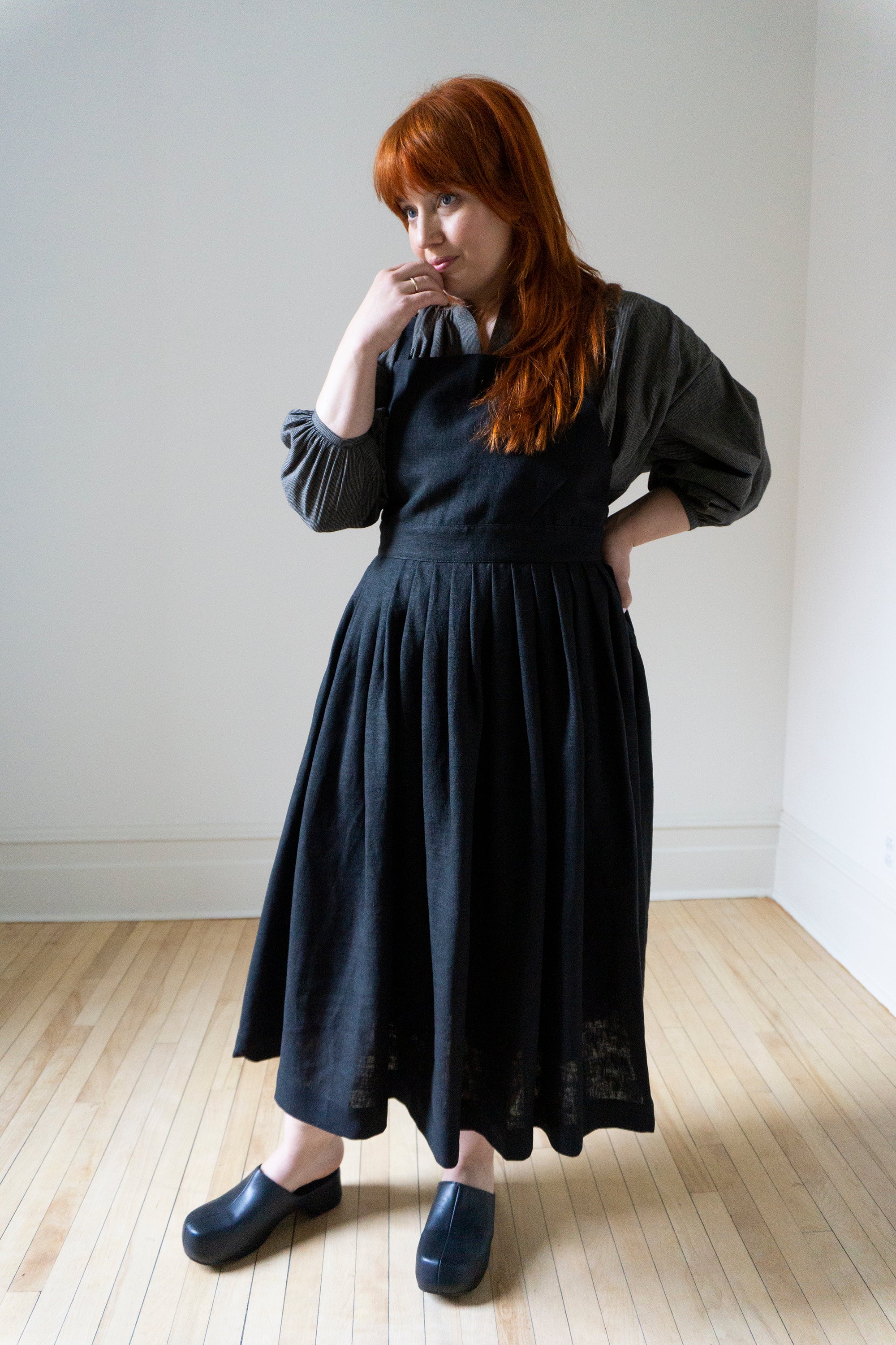 Osa Pinafore - Black Linen