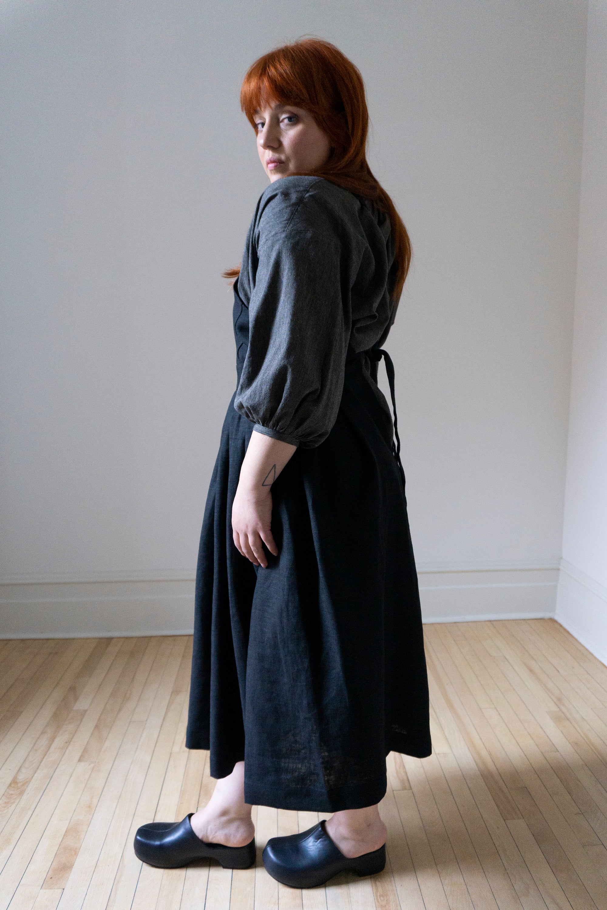 Osa Pinafore - Black Linen