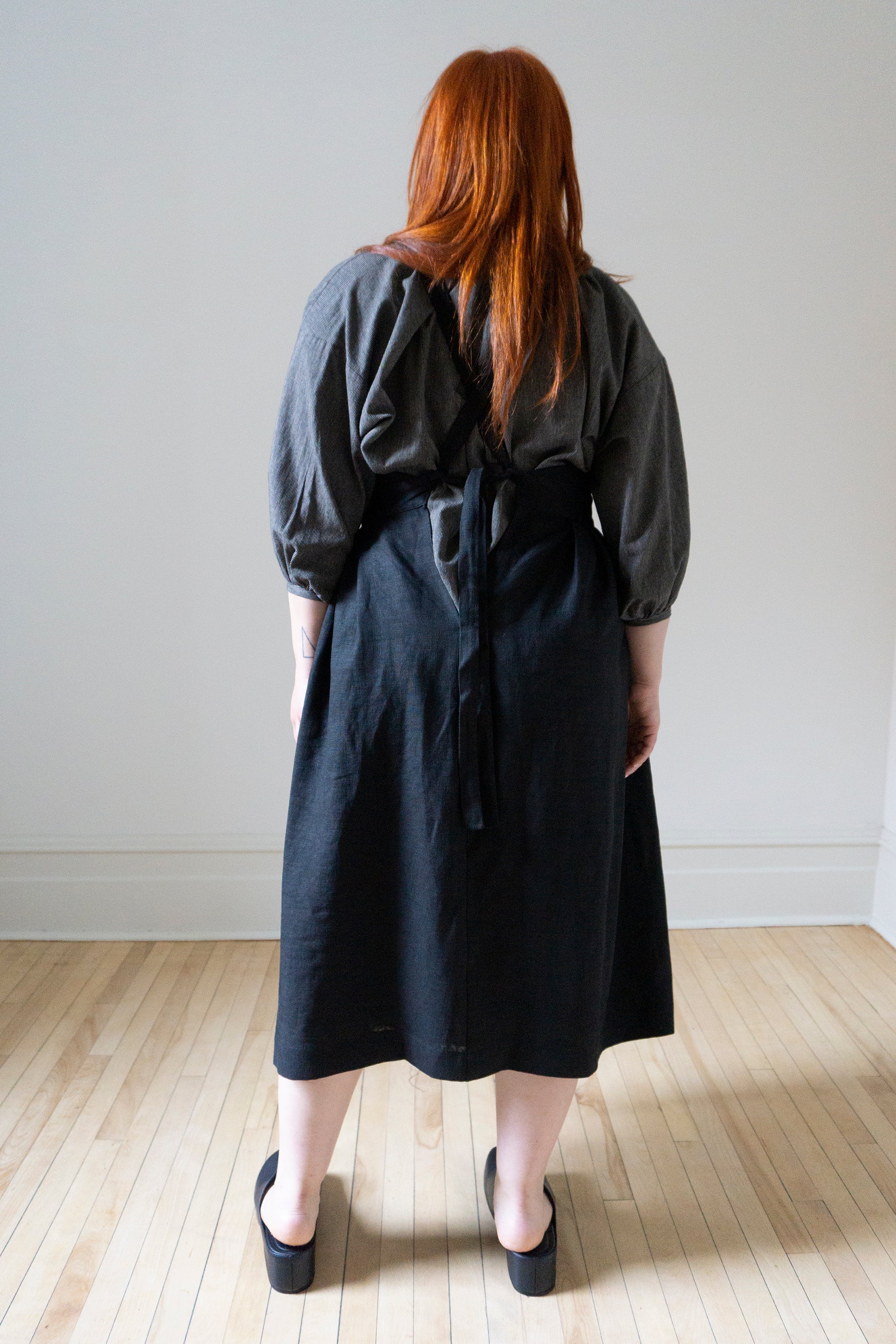 Osa Pinafore - Black Linen