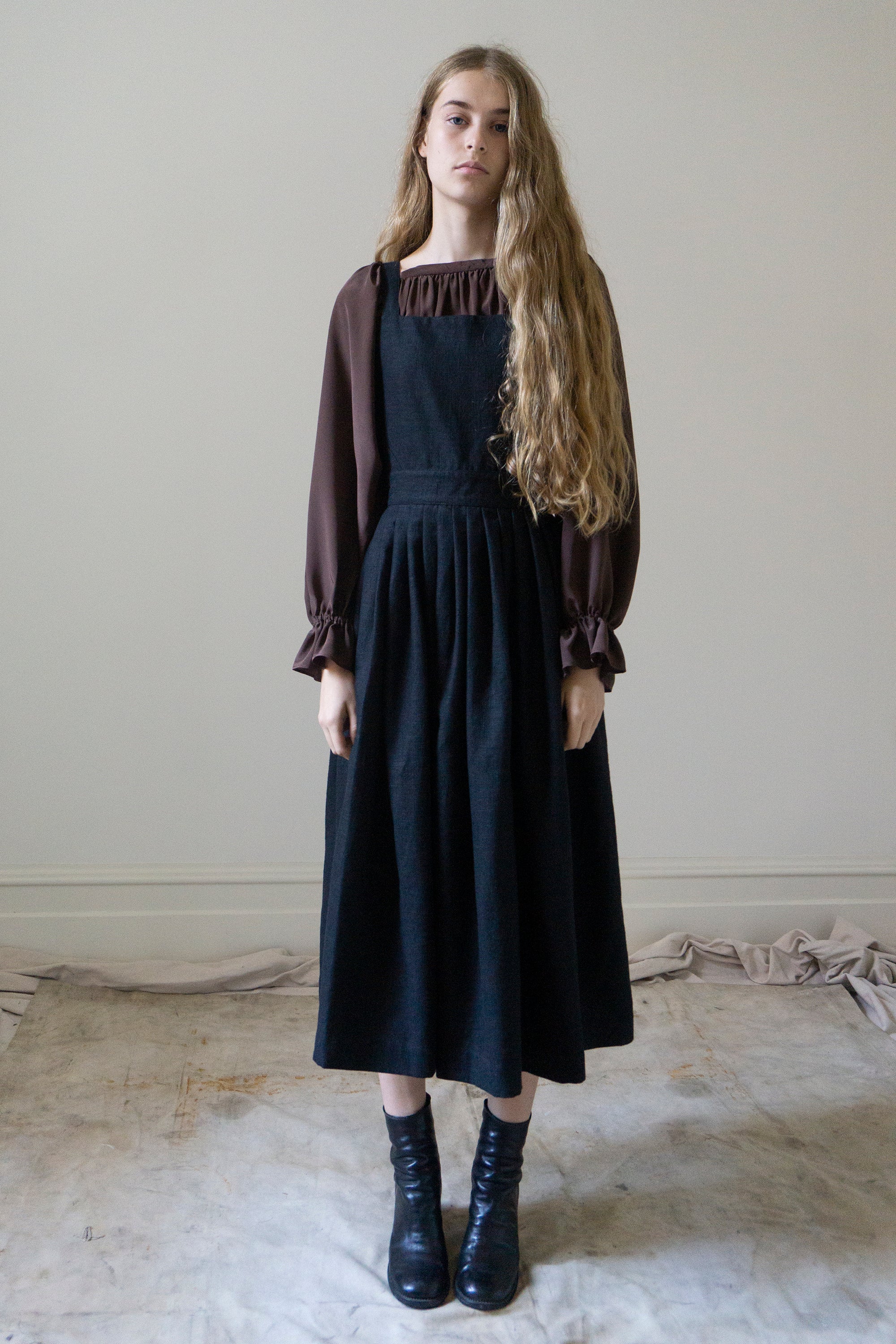 Osa Pinafore - Black Linen