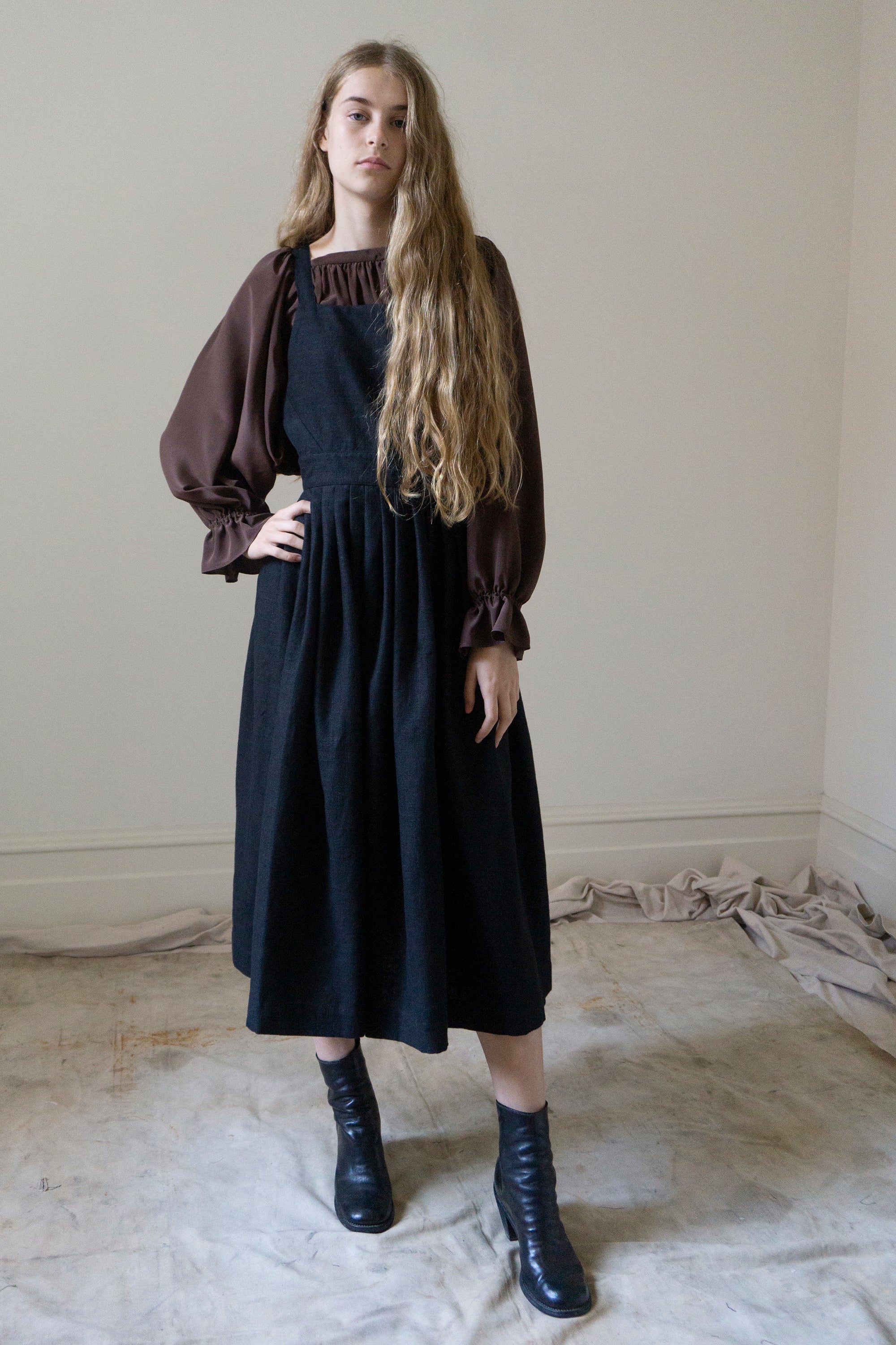 Osa Pinafore - Black Linen