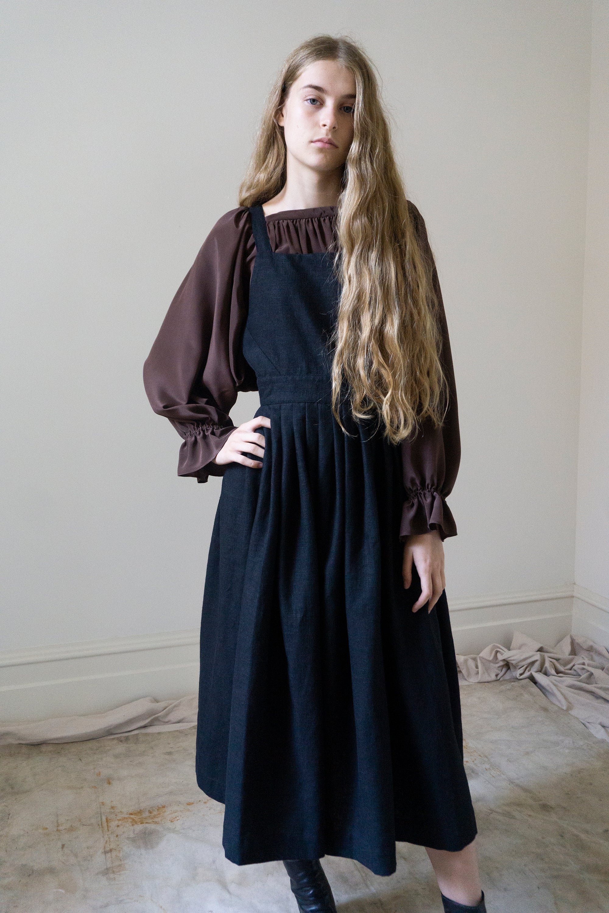 Osa Pinafore - Black Linen