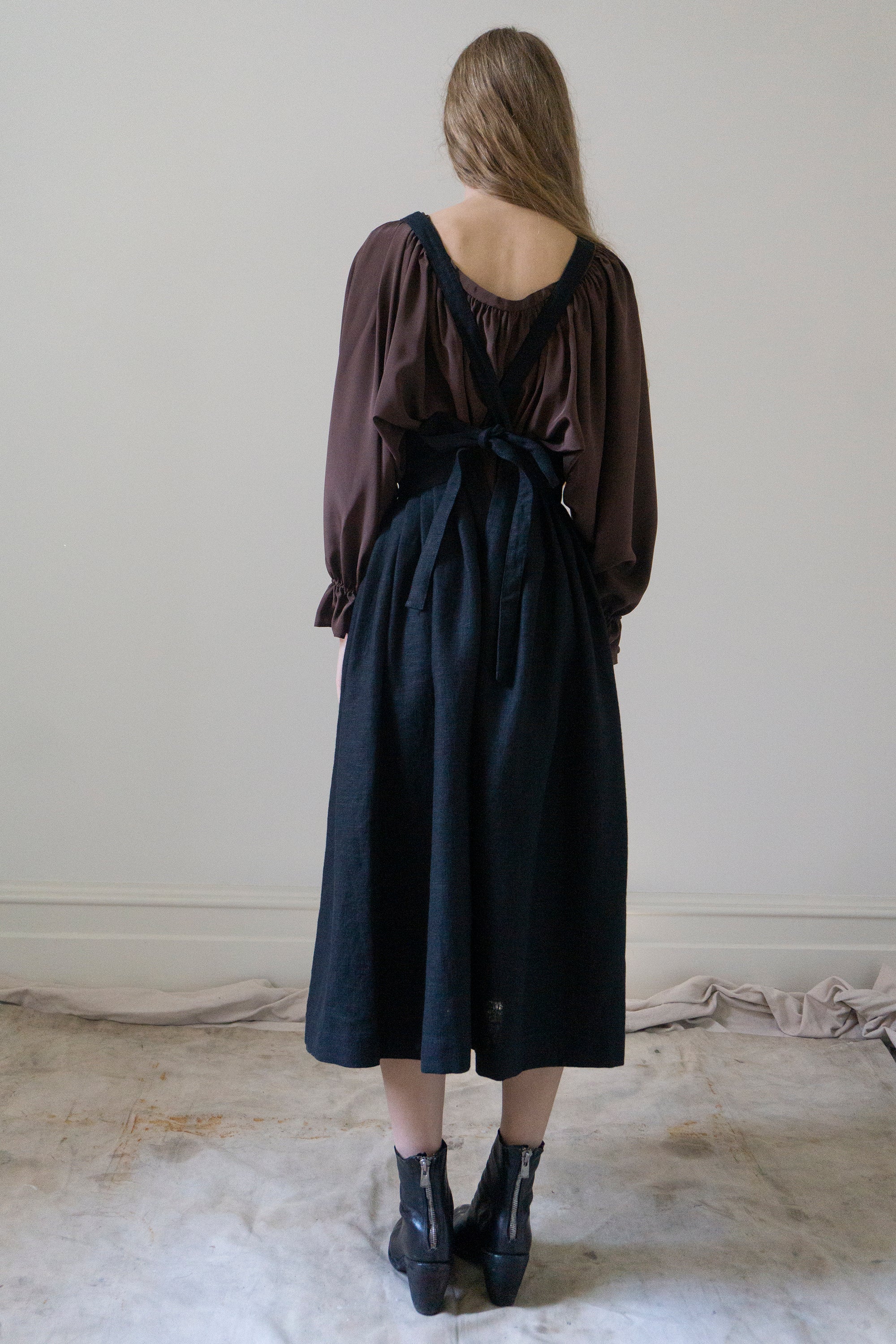 Osa Pinafore - Black Linen