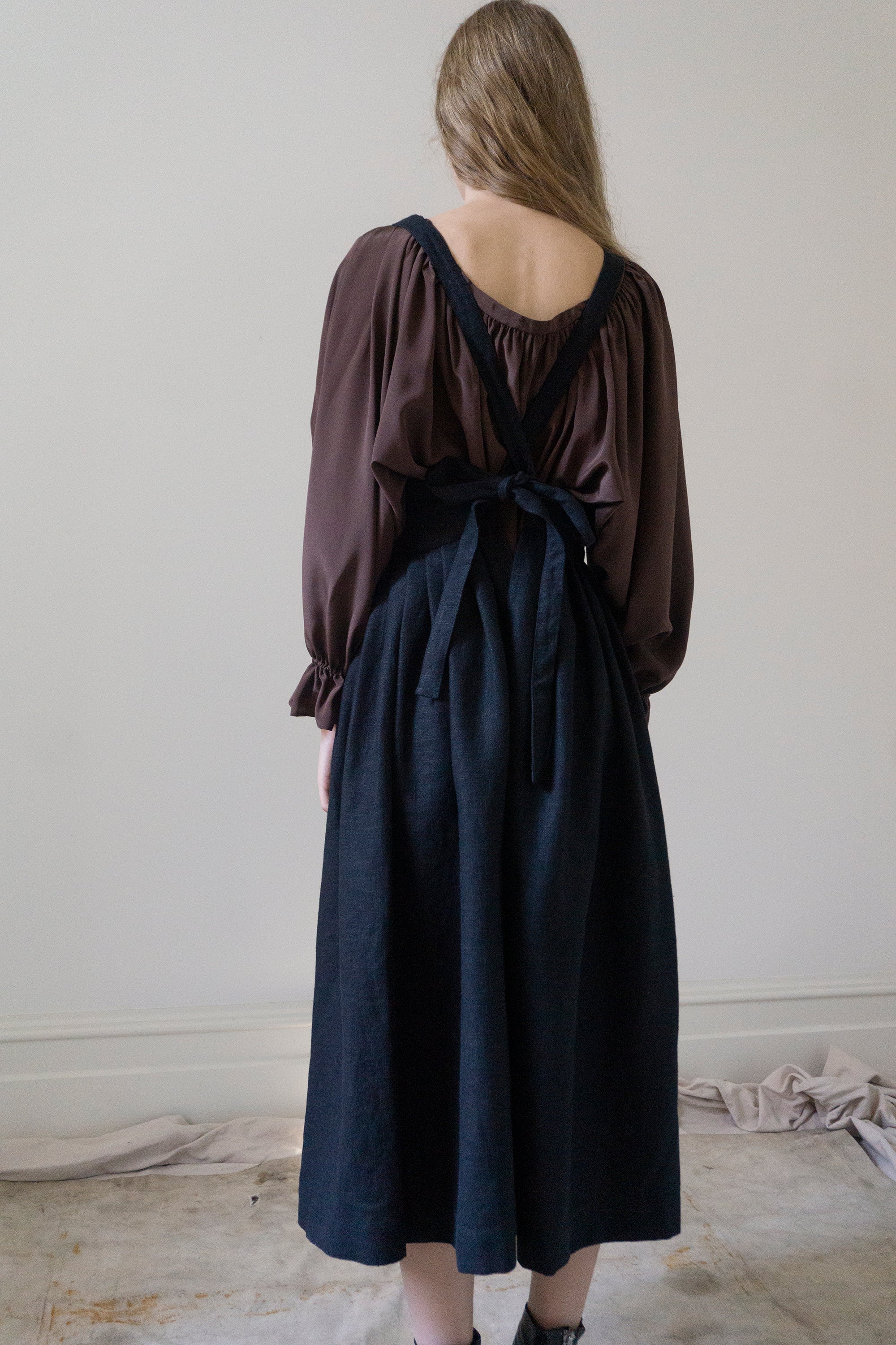 Osa Pinafore - Black Linen