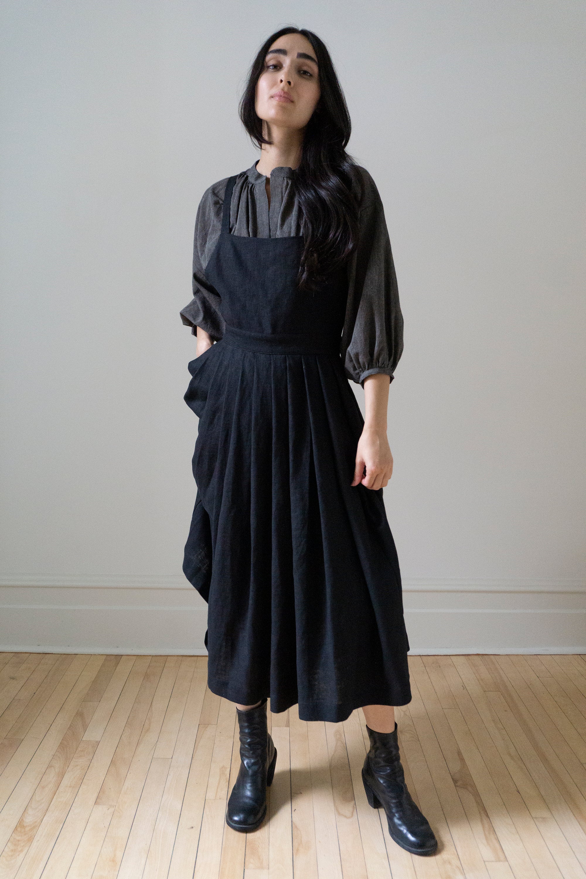 Osa Pinafore - Black Linen
