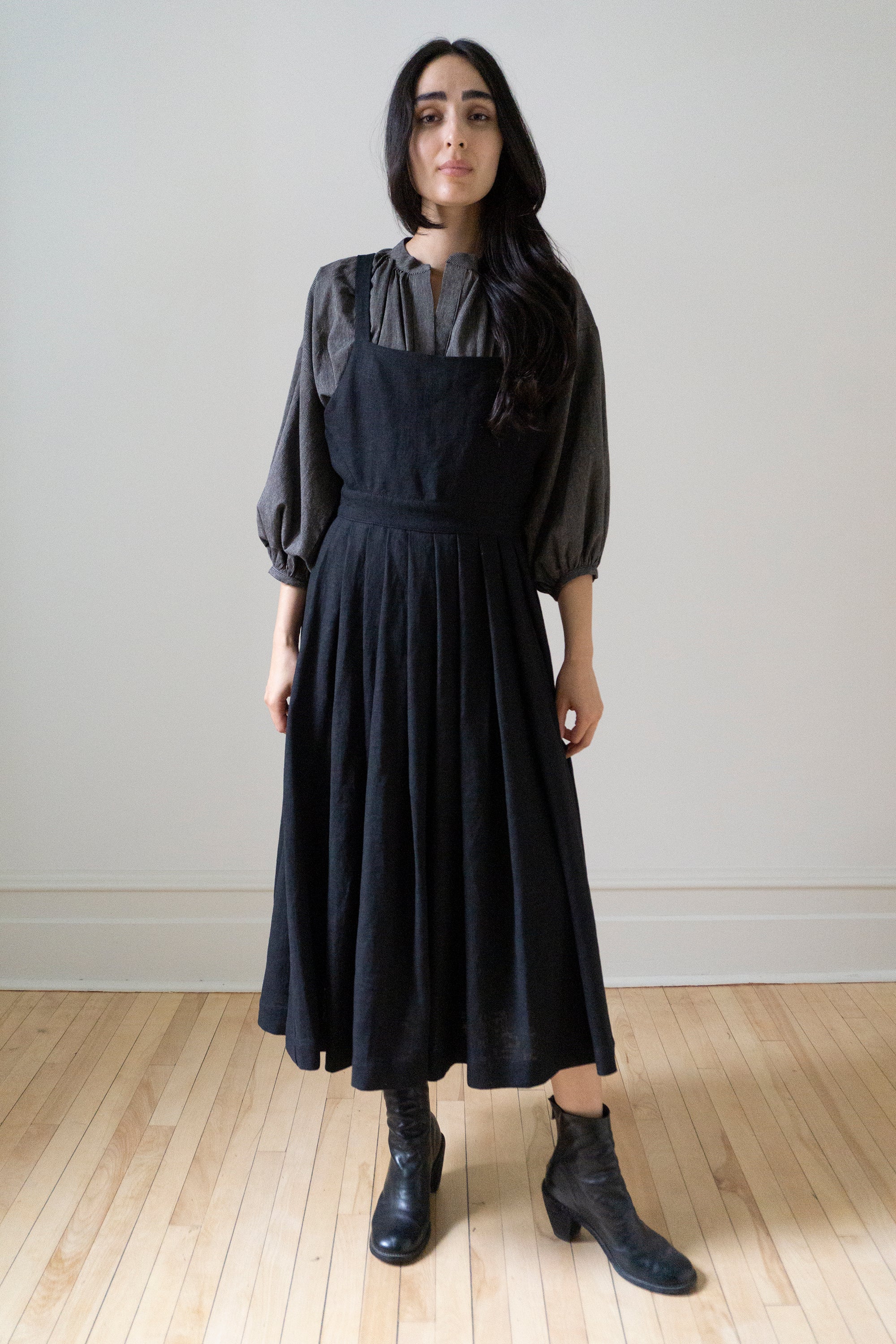 Osa Pinafore - Black Linen