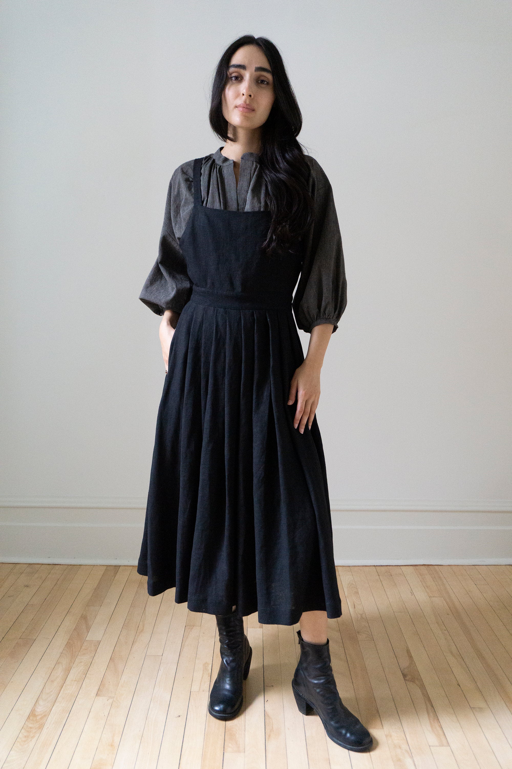 Osa Pinafore - Black Linen