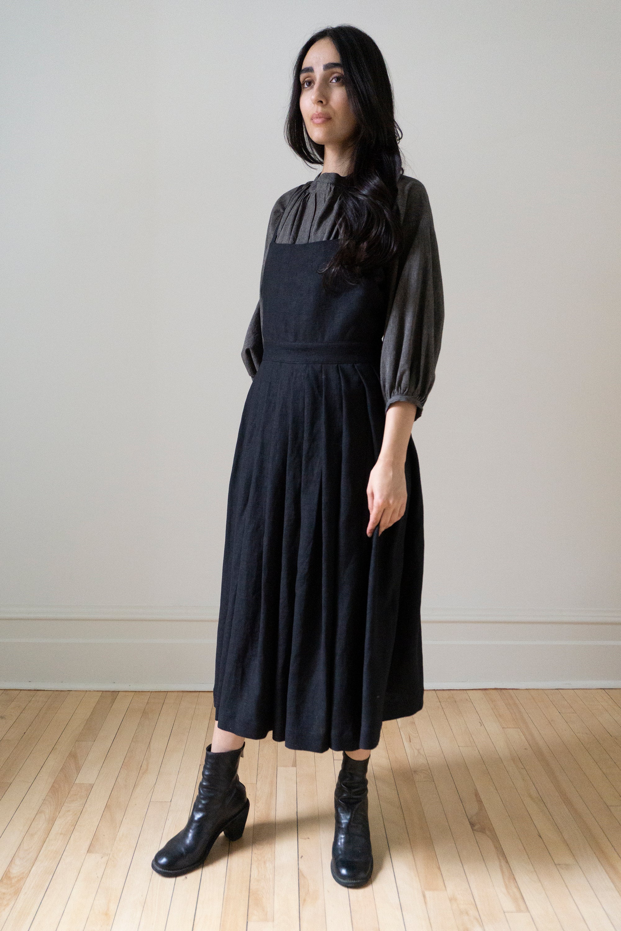 Osa Pinafore - Black Linen