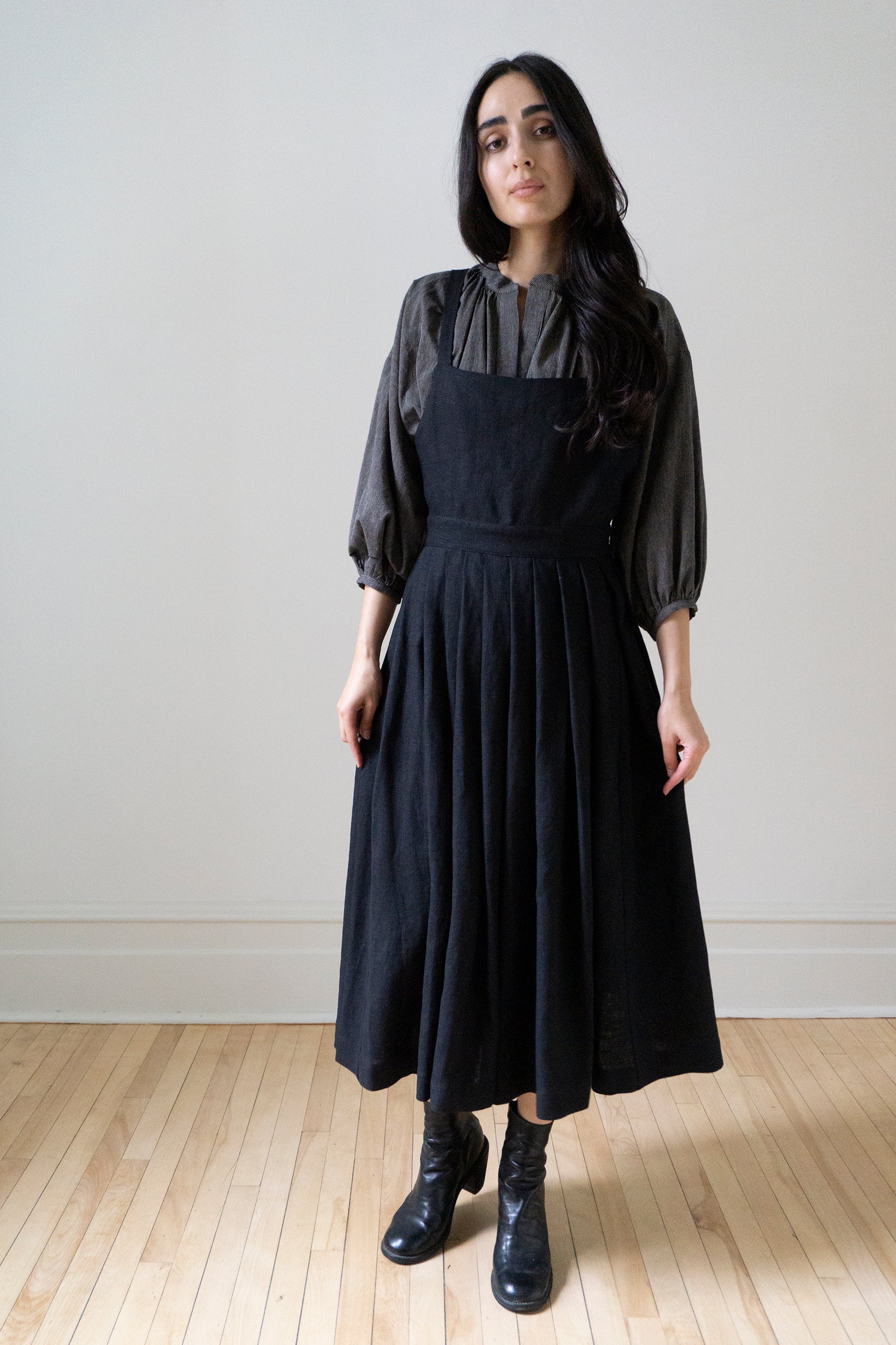 Osa Pinafore - Black Linen