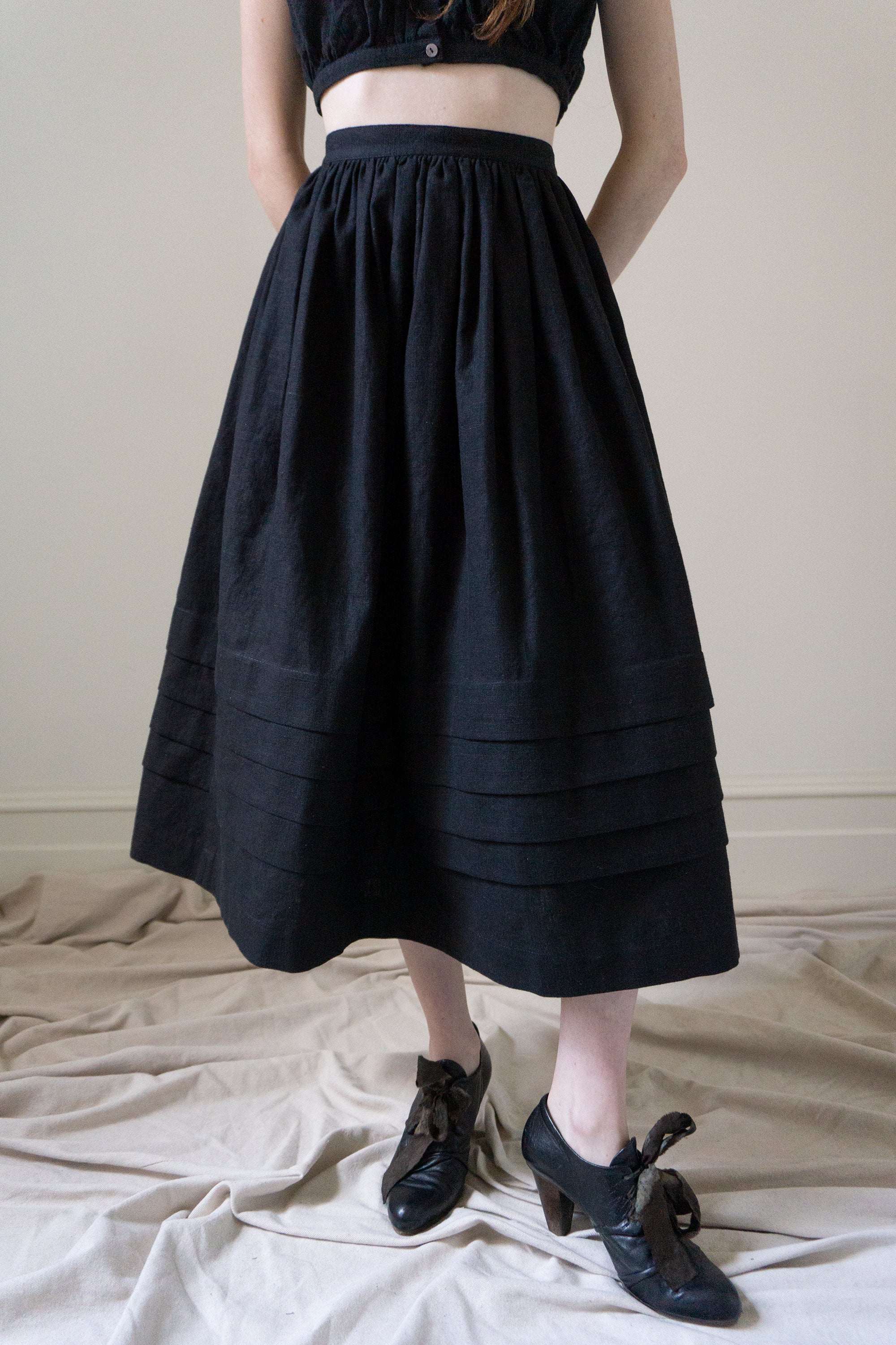 Rosa Pleated Linen Skirt -Black