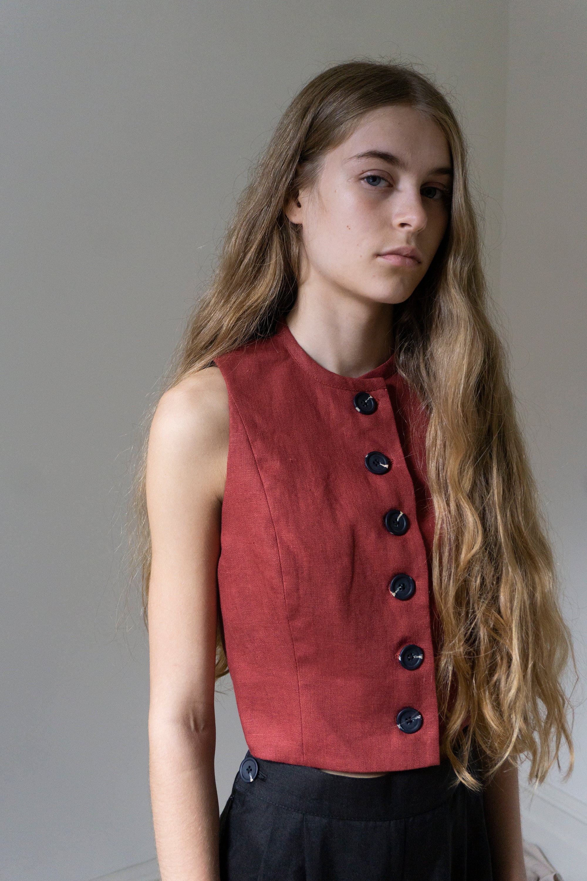 Tove Linen Waistcoat - Carmine