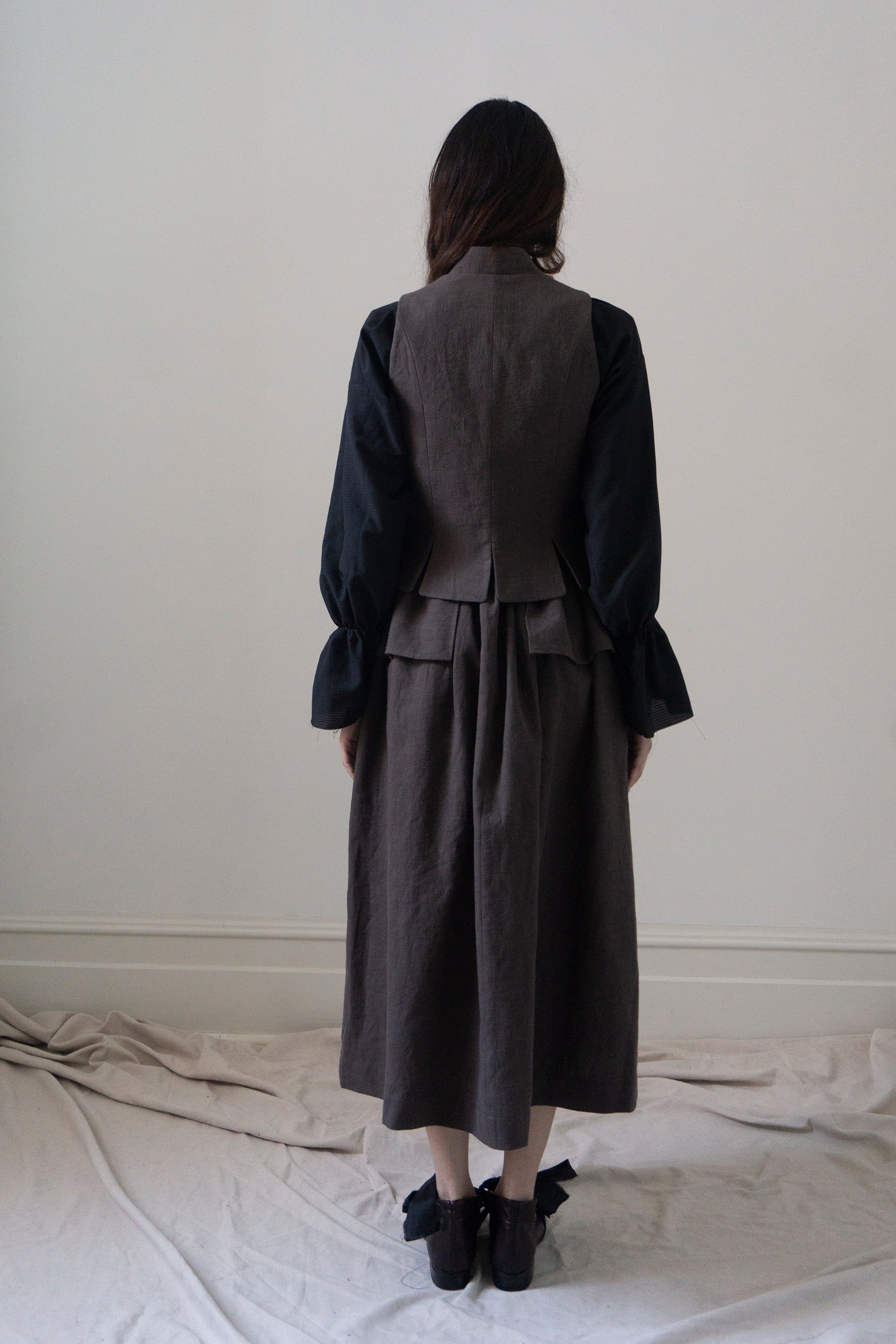 Fiora Linen Waistcoat - Brown